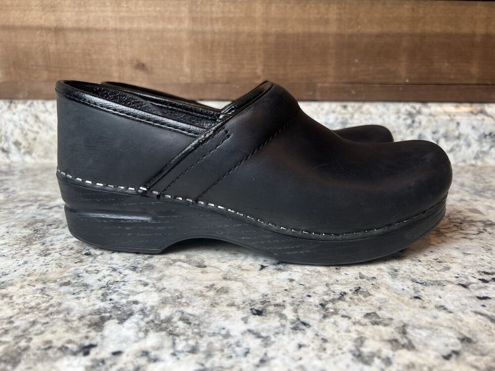 Dansko Women's Black Leather Professional Nursing Comfort Clogs Size 38 US 7.5